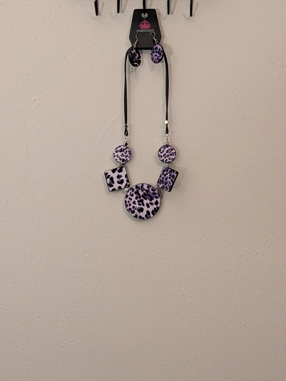 paparazzi Purple Leopard Print Pendant Necklace & Earrings